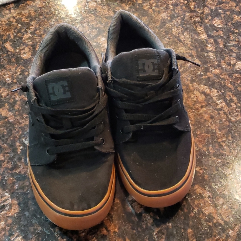 Dc sneaks
